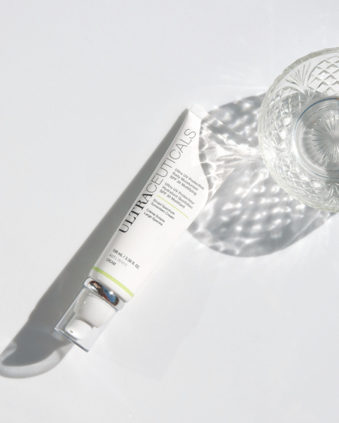 ULTRA UV PROTECTIVE DAILY MOISTURISER SPF 30 MATTIFYING Защитный увлажняющий крем SPF30 с эффектом матирования ULTRACEUTICALS